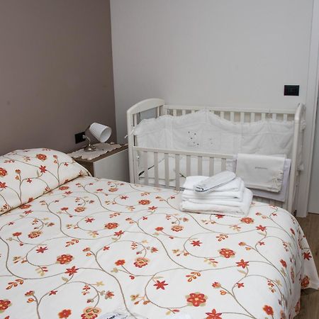 Appartamento Casa Valentin Monforte dʼAlba Esterno foto