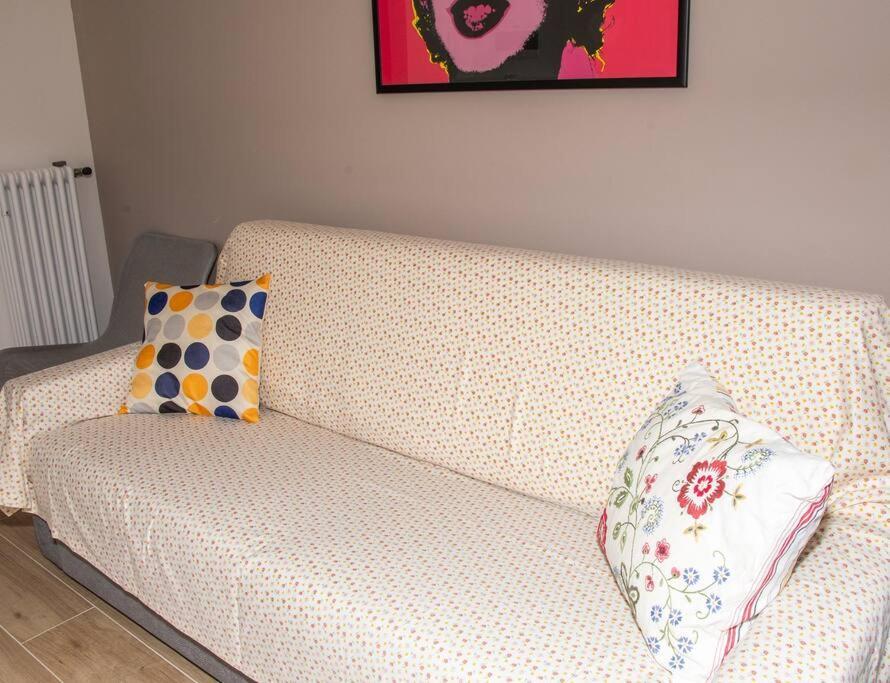 Appartamento Casa Valentin Monforte dʼAlba Esterno foto