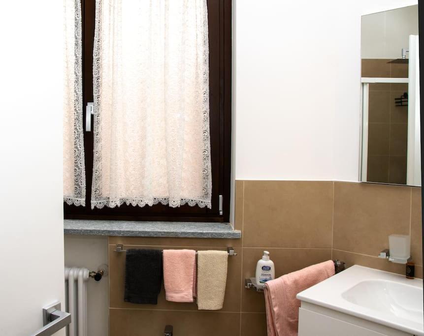Appartamento Casa Valentin Monforte dʼAlba Esterno foto